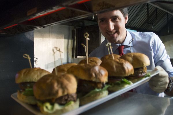 Šta su sve pronašli u hamburgerima: I ne, pacov nije najgora stvar! (FOTO) (GIF)