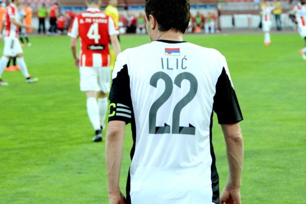 Ilić čestitao supruzi godišnjicu braka i ostavio Grobare u dilemi!