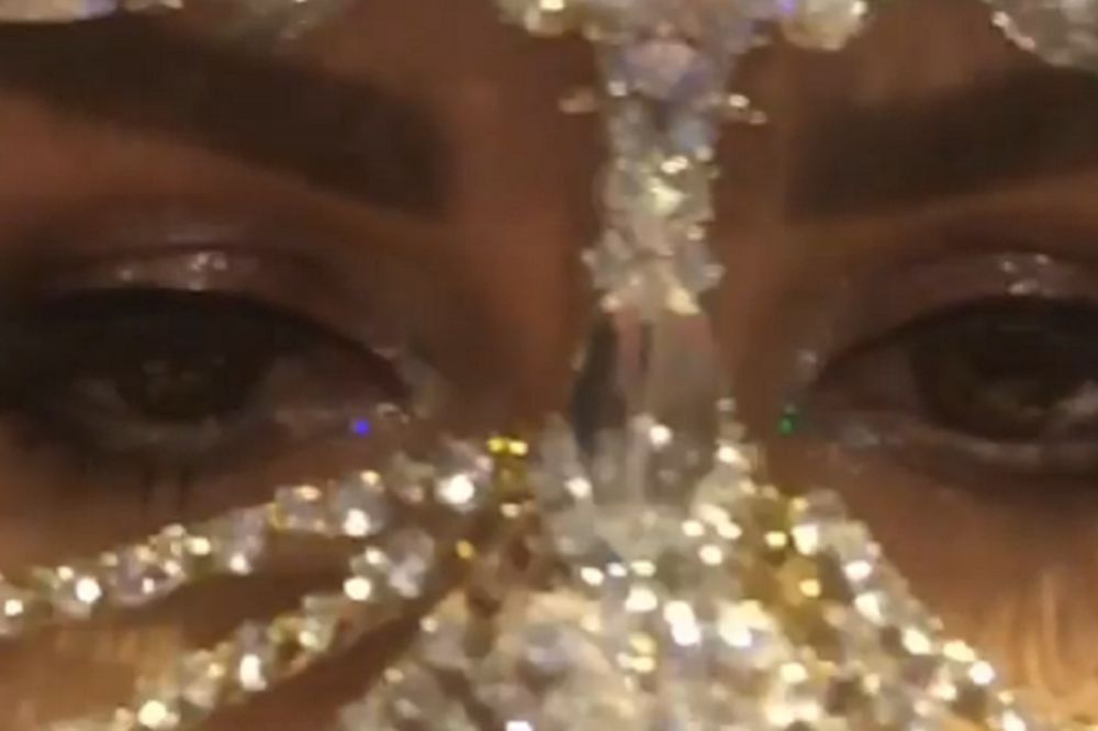 Ko se krije iza maske? Najpoznatija srpska trudnica u pričama iz 1001. noći! (FOTO) (VIDEO)
