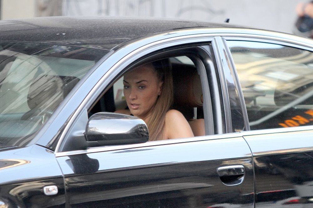 Goga Sekulić imala udes: Tramvaj naleteo na njen automobil!