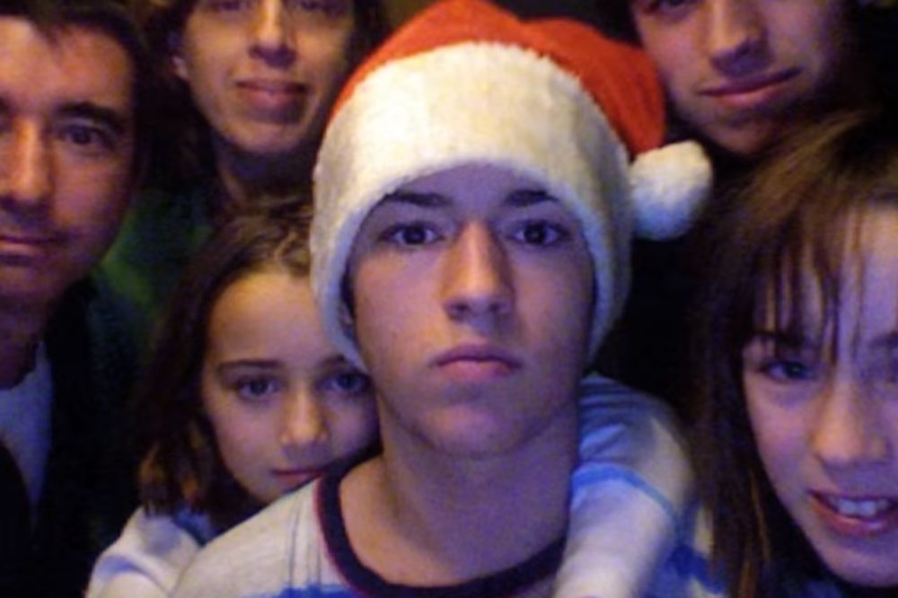 8 godina je snimao selfije svaki dan: Rezultat će da vas obori s nogu! (VIDEO)