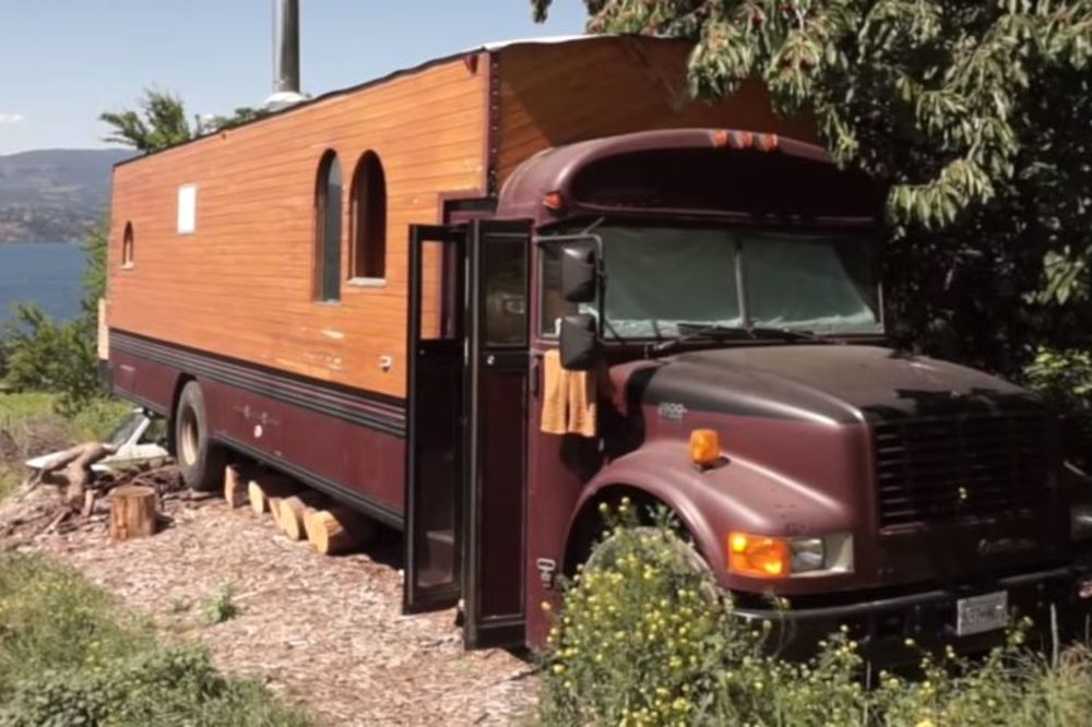Na prvi pogled stari autobus, a u stvari nešto mnogo, mnogo gotivnije! (VIDEO)