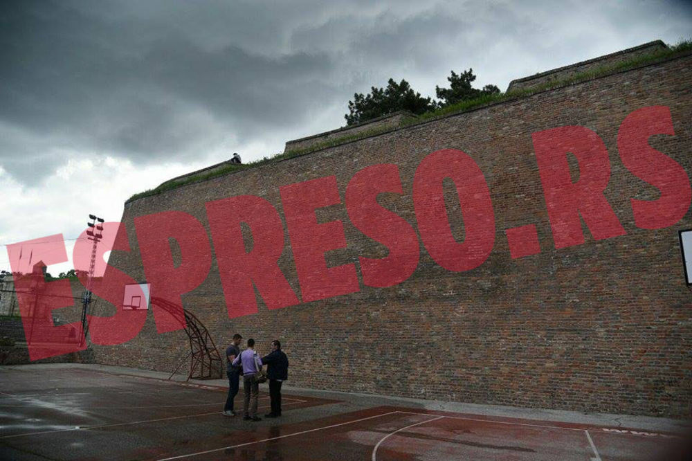 Mladić na Kalemegdanu pao s 15 metara visine i poginuo na licu mesta!