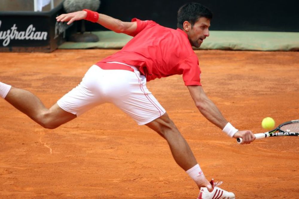 Čoveče, kako si ovo uhvatio? Udarac kojim je Nole uzeo set Rafi je neviđen! (VIDEO)