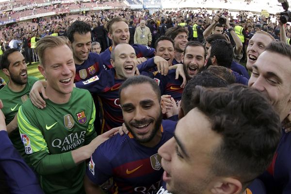 Epilog nikad uzbudljivije sezone u Primeri: Nezaustavljivi Suarez doneo titulu Barseloni! (FOTO) (VIDEO)