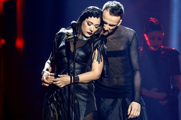 Ovaj detalj na Sanjinom nastupu više je iznervirao tviteraše od haljine! (FOTO)