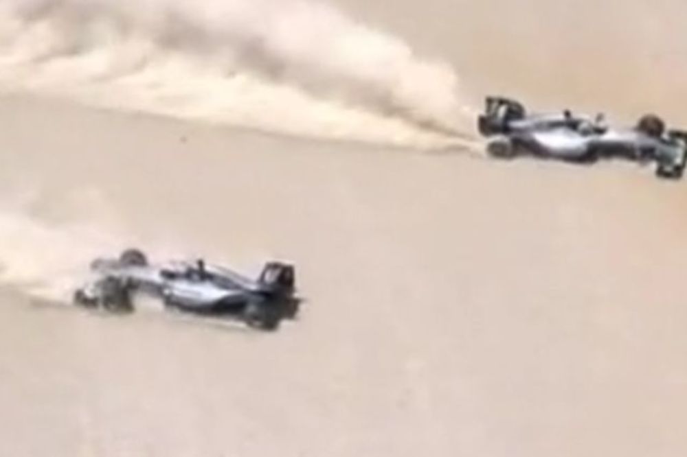 Mercedesova katastrofa u Kataloniji: Rozberg i Hamilton izleteli sa staze u prvom krugu! (VIDEO)