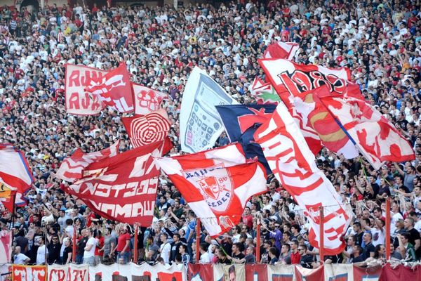 Delije legendarnom pesmom Tozovca pozivaju na proslavu titule! (FOTO)