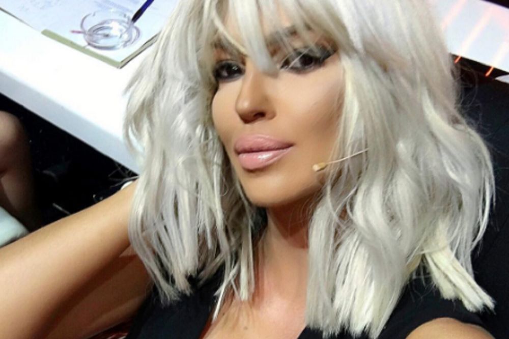 Šta ćeš sada, mama? Kad se Atina i Nika obuku isto kao JK! Tako male, a već... (FOTO)