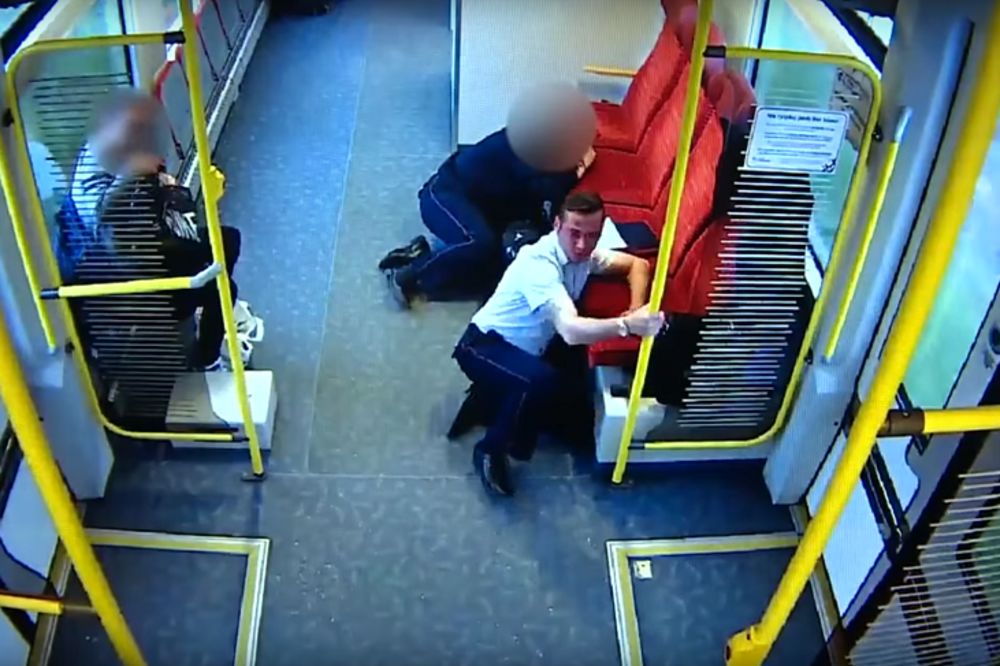 Poštovani putnici, slupaćemo se! Ovaj snimak je obišao svet, evo i zbog čega! (VIDEO)