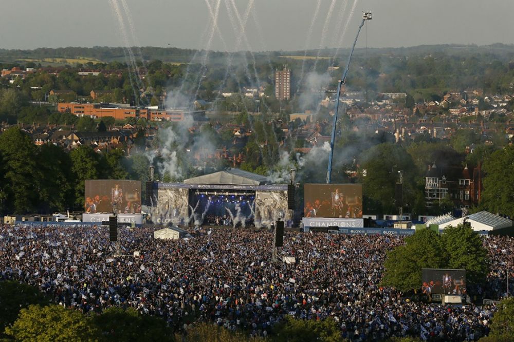 Fešta na ulicama Lestera i atmosfera za pamćenje u režiji 150.000 ljudi! (FOTO) (VIDEO)