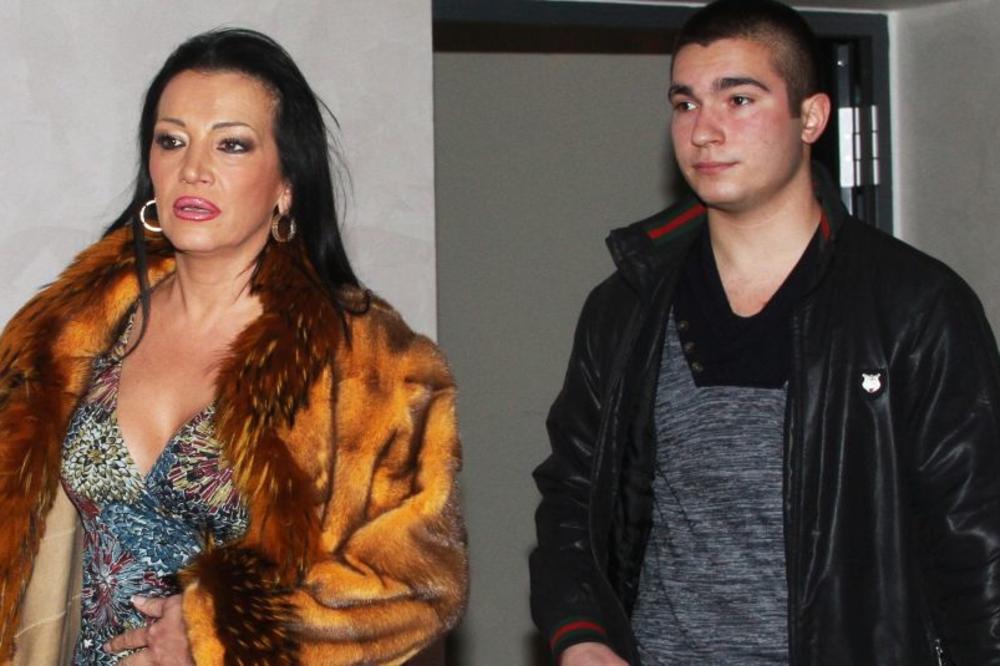 Šijan se pohvalio hrabrošću na Instagramu, a mama mu odbrusila: "Sram te bilo, MAJMUNE!" (VIDEO)