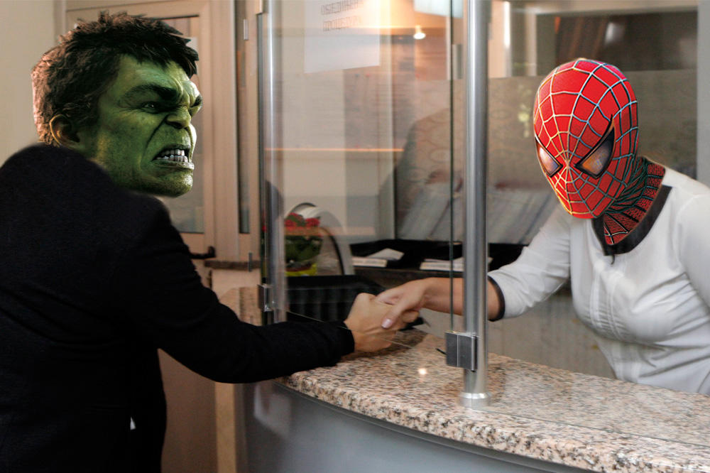 Proveo sam jedan dan u državnoj firmi i zamalo da dobijem zlatan sat (GIF) (FOTO)