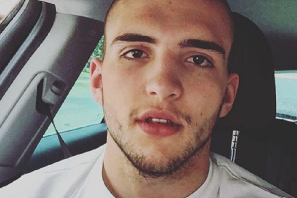 Veljko, šta je sa mozgom? Arkanov sin stoji go u wc-u i drži se za...(FOTO)