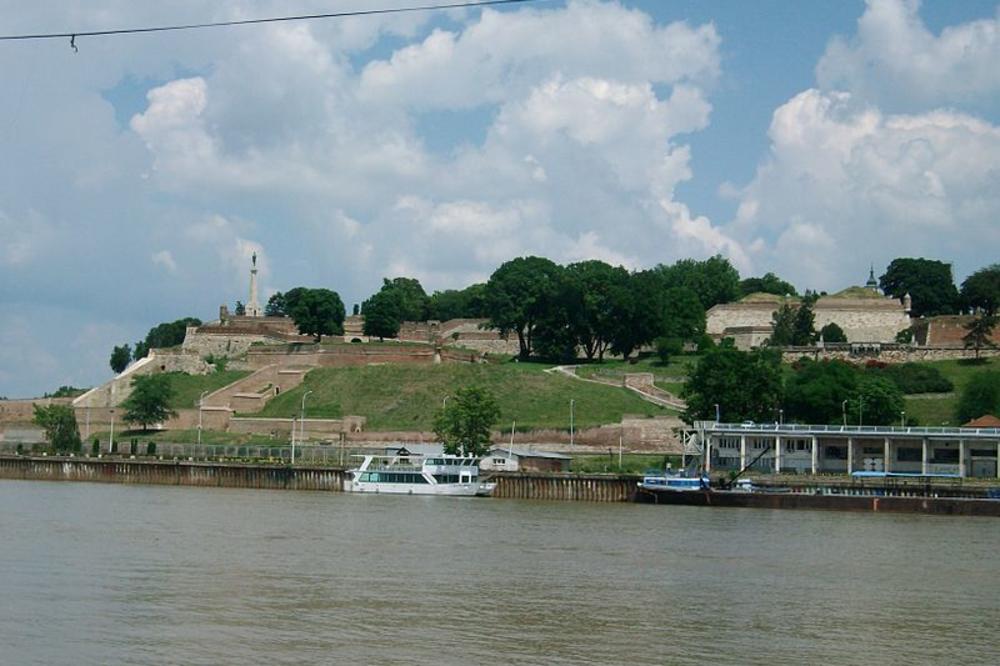 Kališ, Cetinjska, jeftino pivo, lepe žene! Velški navijači oduševljeni Beogradom! (FOTO)