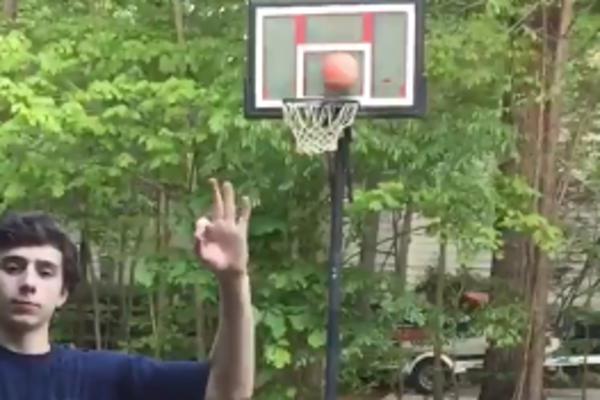 Bumerang je novi košarkaški trik koji sigurno niste videli (VIDEO)