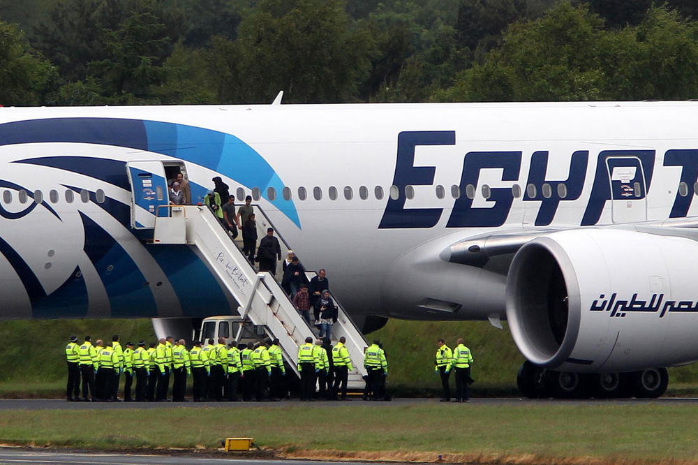 Baksuzni Egypt Air: Jedan avion im nestao, drugi sleteo zbog dojave o bombi!