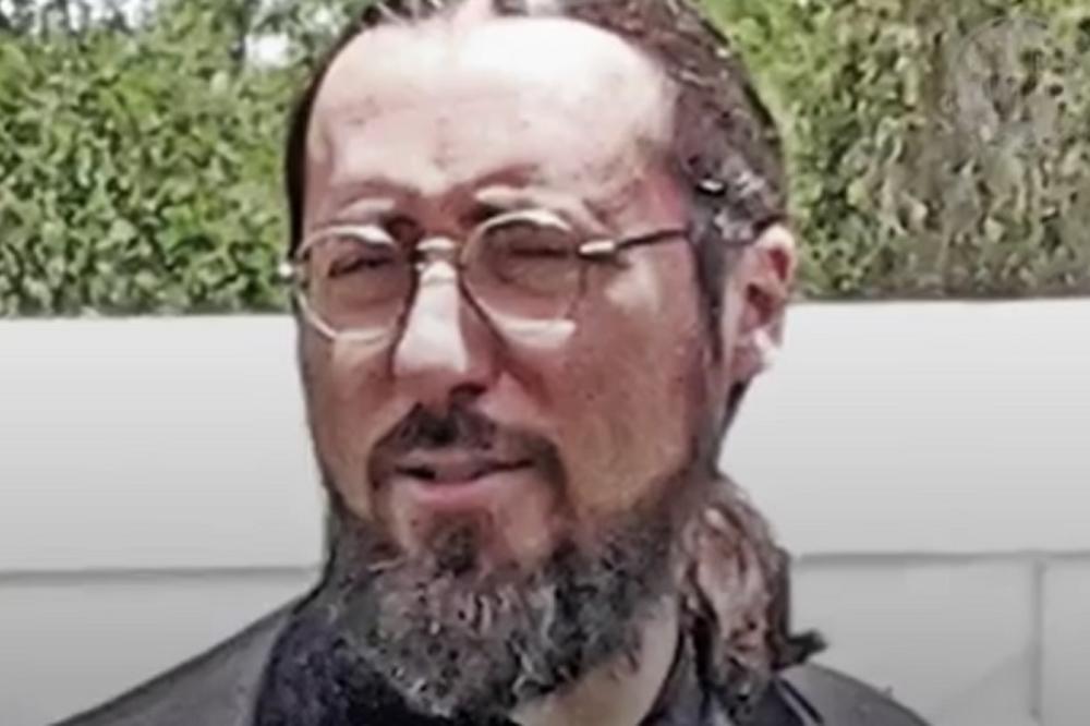 Rasista, lažirao pljačke, iscenirao požare, ima privatni biznis: Da li je ovo najgori pop u SPC? (VIDEO)