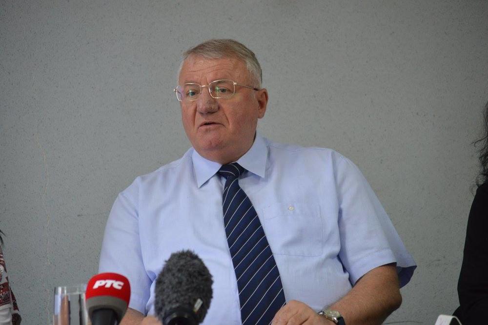 Šešelj: Na RTS-u radi šljam i ološ koji treba rasterati! (FOTO)