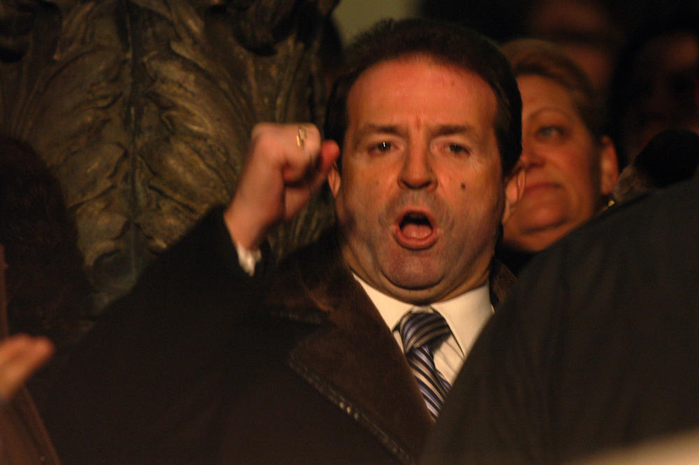 JEO HLEBA I KISELO MLEKO, ZAREK'O SE DA ĆE BITI NEKO: Student je napisao pesmu o Bogoljubu Kariću...