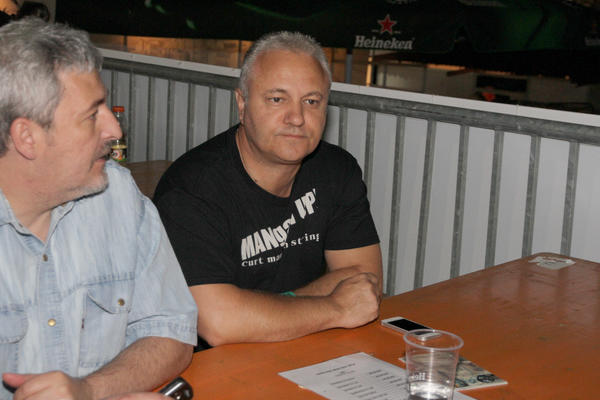 U TAJNOJ SU VEZI?! Mlađan Dinkić uhvaćen u strasnom zagrljaju sa našom poznatom PEVAČICOM! (FOTO)