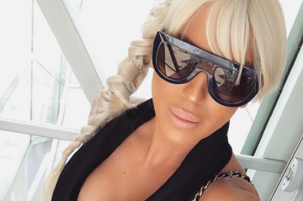 ŽURKA NA DEDINJU, A OD DUŠKA NI TRAGA NI GLASA: Karleušin rođendan POKIDAO, evo kako je sve izgledalo FOTO