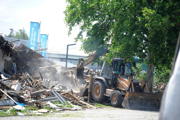 Policija hapsi rušitelje Savamale!