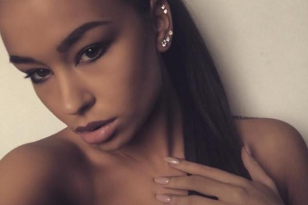 ELENA KITIĆ NIKAD BRUTALNIJA! Mlada zvezda ŠOKIRALA STAJLINGOM, kakva NEOBIČNA kosa a tek OBRVE! (FOTO)