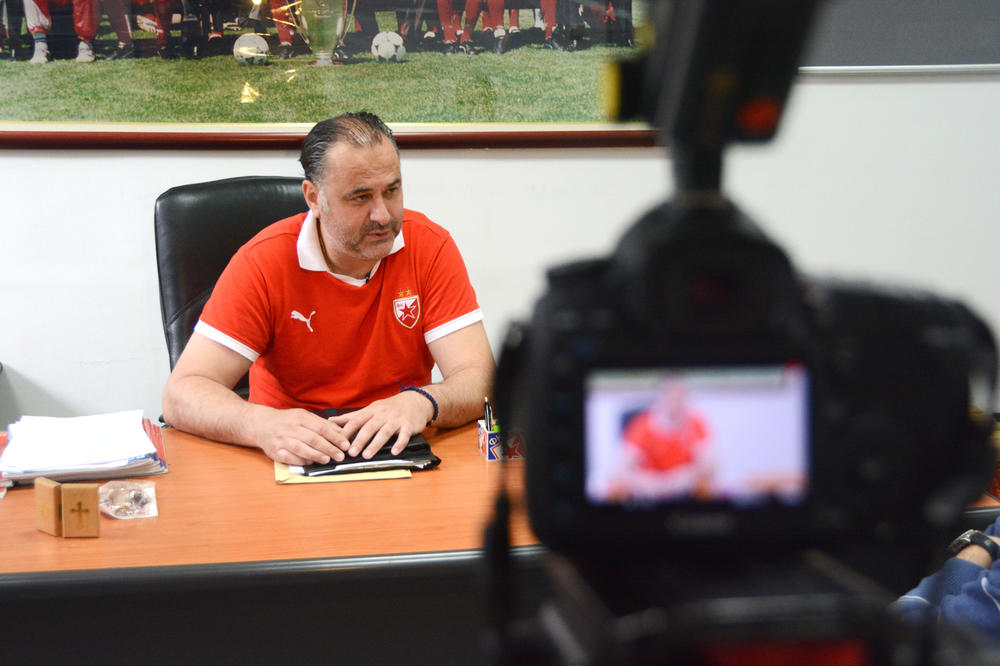 U gostima kod Grofa: Zašto bi plakao i zašto mu smeta nadimak, a koji mu je najbolji potez u Zvezdi (FOTO) (VIDEO)