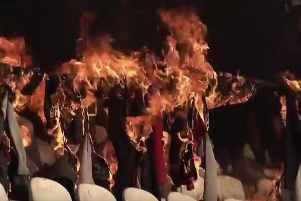 FAKULTET U PLAMENU, ZGRADA PRED URUŠAVANJEM! Devetoro osoba završilo u bolnici