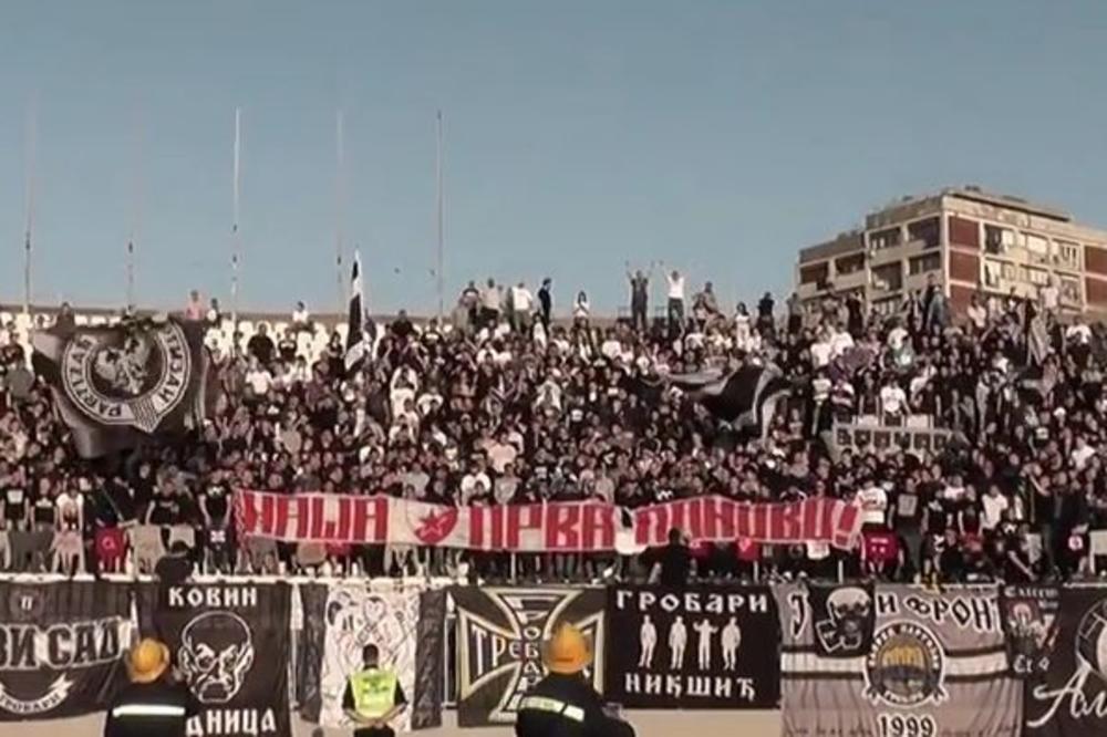 Grobari okačili transparent  i obeležja Delija i upalili baklje, a onda je sve nestalo u plamenu! (VIDEO)