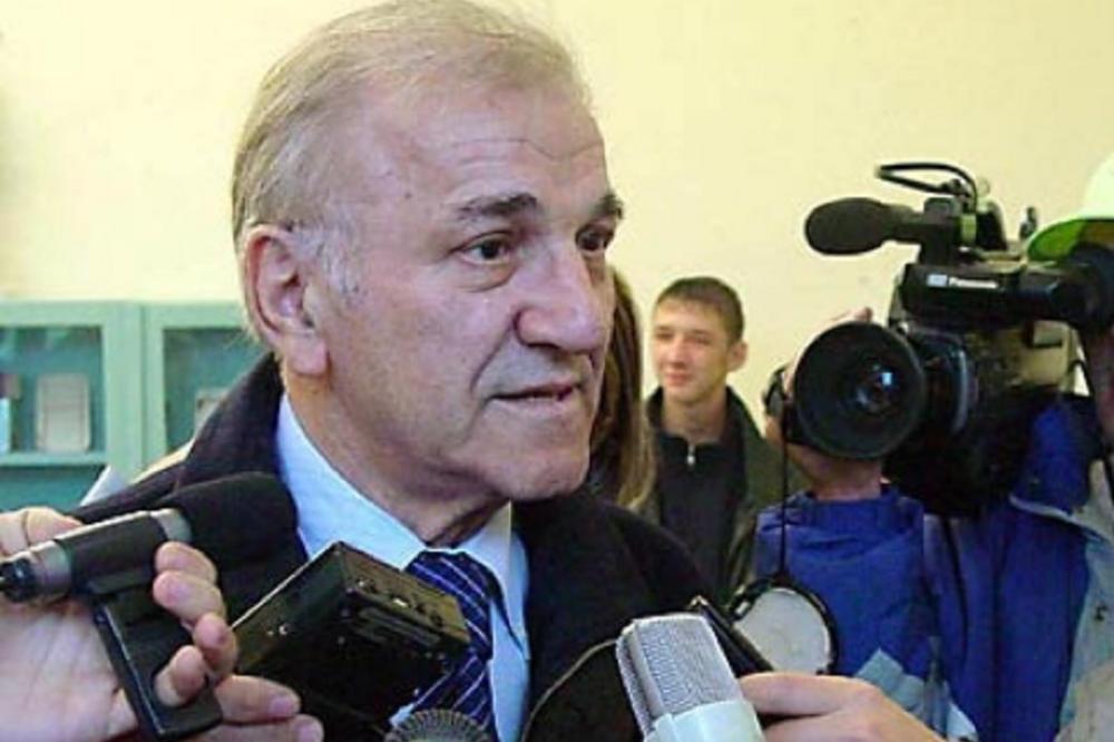 Smrt koja je uzdrmala estradu: Poznati se oprostili od Bate Živojinovića! (FOTO)