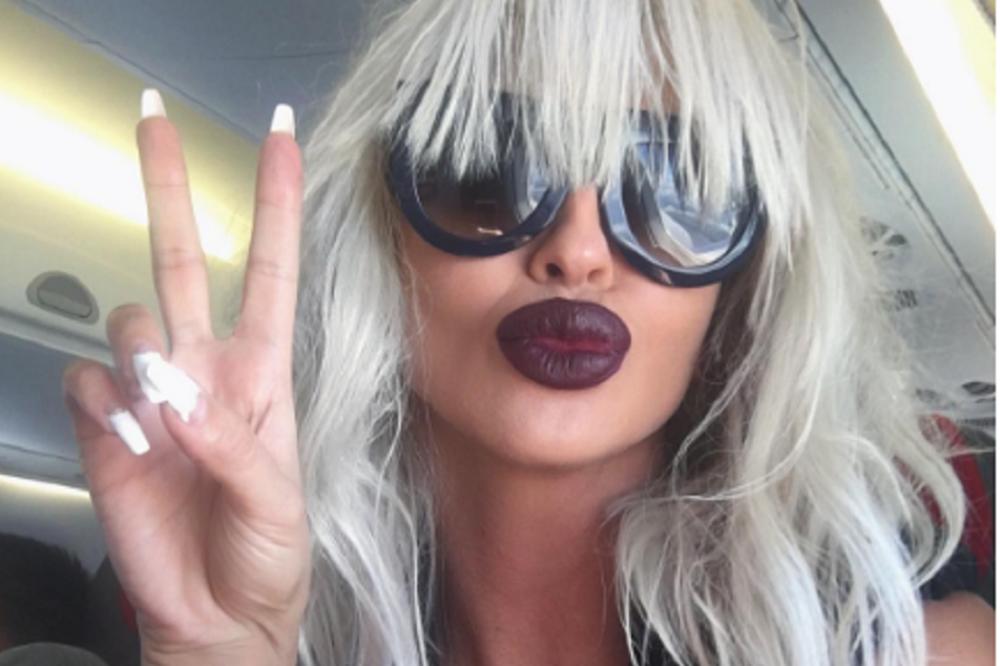 Karleuša objavila video u kom je prava mačka, a onda i seksi sliku u bikiniju! (FOTO) (VIDEO)