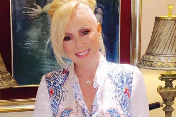 Brenin sin prošetao novu devojku: Ona kida kako izgleda, a mama je oduševljena! (FOTO)