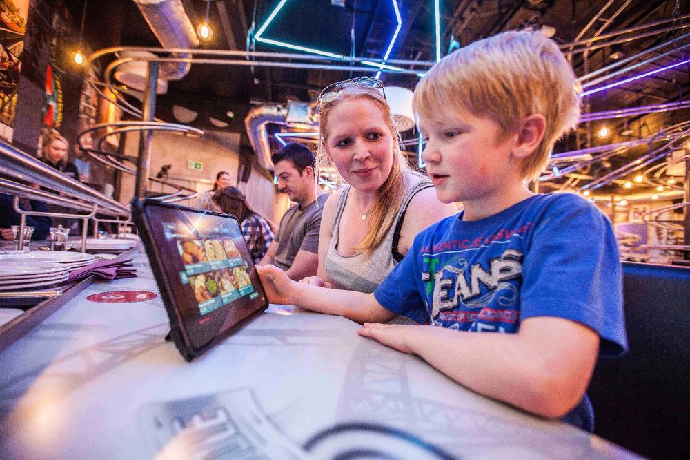 ČUVENI AMERIČKI LANAC RESTORANA DOLAZI U SRBIJU! Sigurno obožavate njihovu hranu, ceo svet ludi za njom!