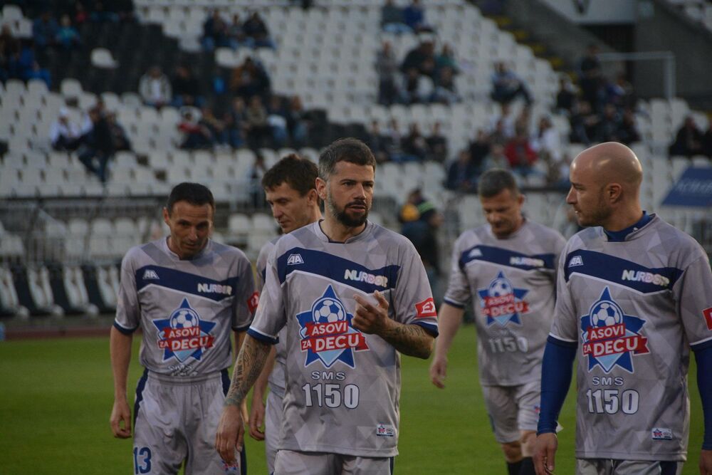 Mateja Kežman, Asovi za decu