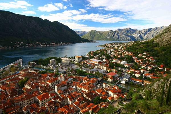 CRNOGORCI PRONAŠLI KRIVCA ŠTO VIŠE NISU NAJVIŠI NA SVETU: Krivi su im "patuljci" iz ova dva grada!