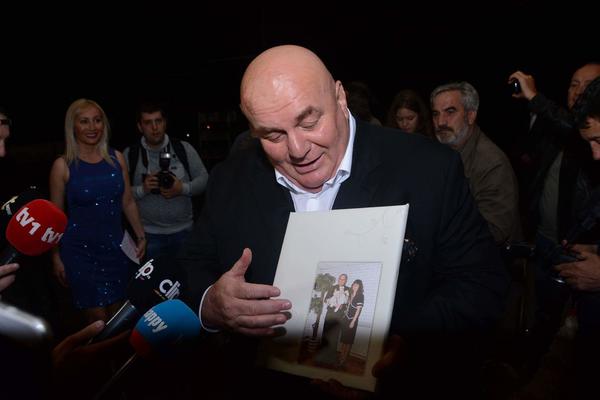 Došao i Palma! Al bi ga Arkan umlatio zbog poklona koji je doneo Anastasiji!