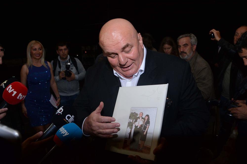 Došao i Palma! Al bi ga Arkan umlatio zbog poklona koji je doneo Anastasiji!