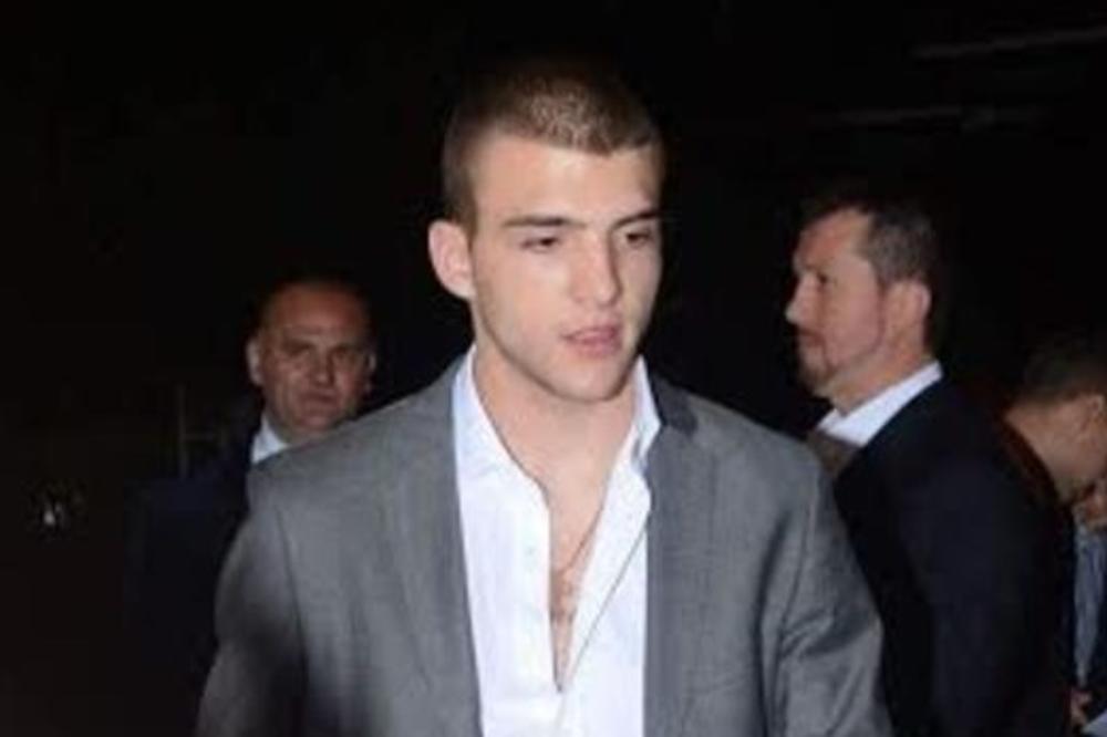 Kad su videle Veljkovo odelo na Anastasijinom rođu - devojke su poludele! Ali zbog ovoga su odlepile još više!