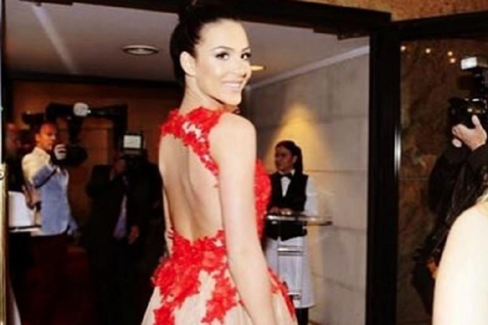 Sve prštalo! Na rođu je bila ludnica, ali tek kad je mama Ceca zapevala nastao je potpuni haos! (VIDEO)