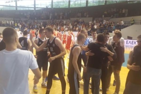 Crno-beli ne brinu za budućnost: Mladi košarkaši Partizana osvojili titulu pobedom protiv Zvezde! (FOTO)