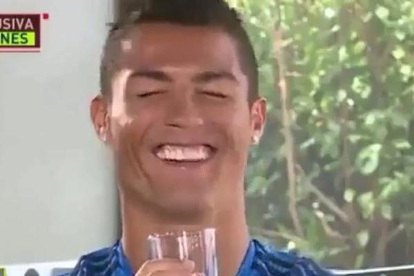 Kada je čuo ime jednog bivšeg trenera, Ronaldo je počeo da se smeje kao lud! (VIDEO)