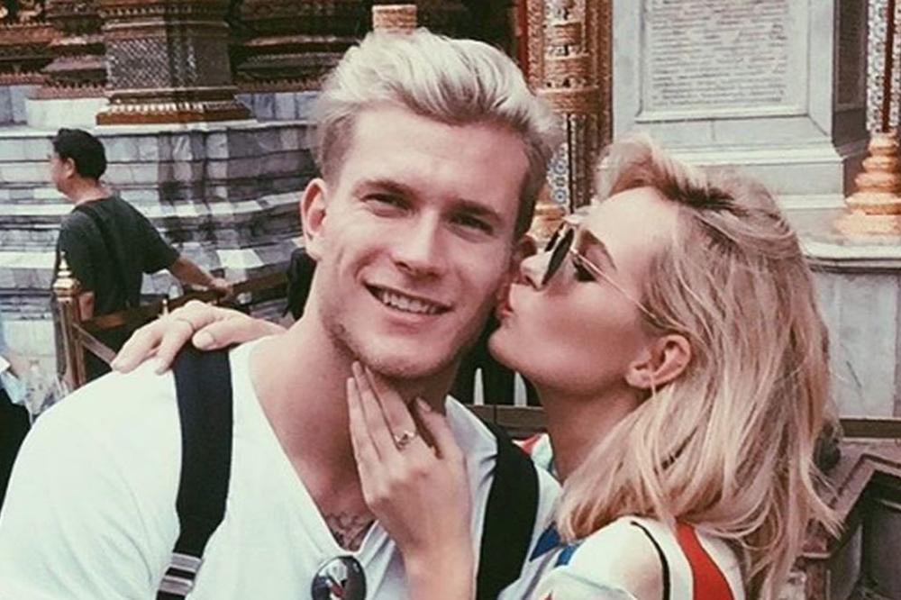 Ne možete da je ne gledate: Žene fudbalera na Ostrvu su dobile opasnu konkurenciju! (FOTO)