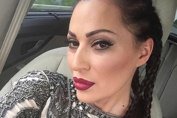 Ceca glumi u bajci o Snežani! Ceca i 11 patuljaka! Koji je njen? (FOTO)