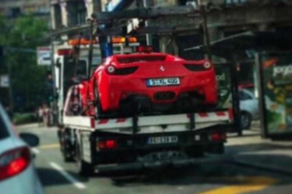 Crveni ferari vozi se na... Sećate se auta kojeg komunalci nisu smeli da pipinu? (FOTO)
