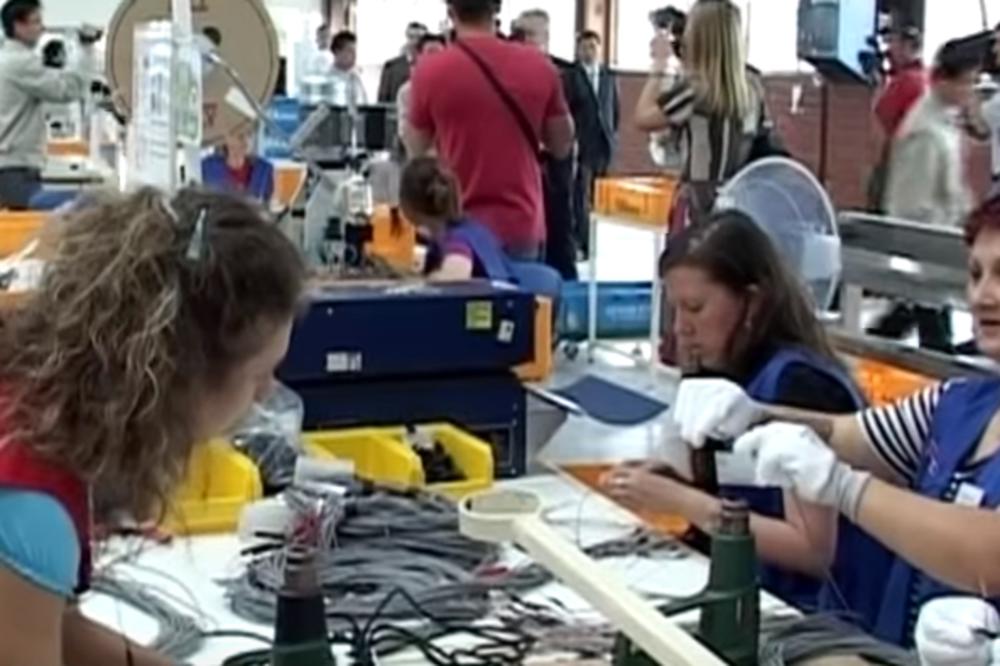 GAĐAJU NAS GAJBAMA, svakodnevno zlostavljaju preteći otkazima! Radnici Jure se žalili Inspekciji rada zbog maltretiranja