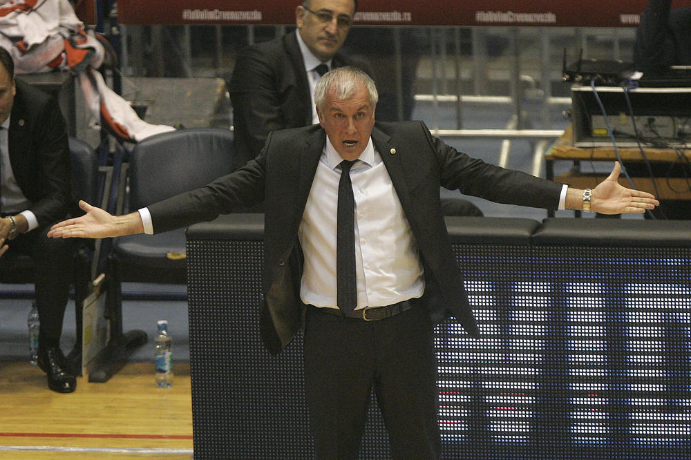 Žoc se oglasio posle pljuvanja: To je razlika između nas i njih! (FOTO) (VIDEO)