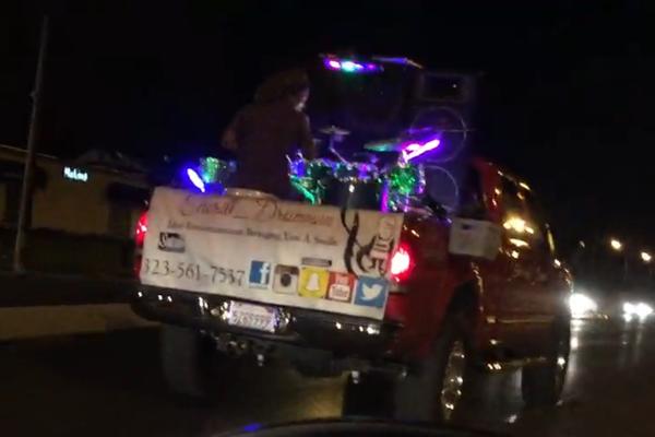 Samo u Las Vegasu: Koncert i na točkovima (VIDEO)