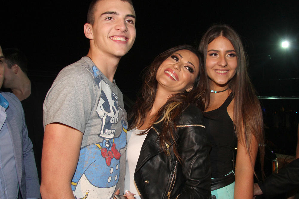 Cecine reči o njenoj deci nateraće suze na oči svakoj majci u Srbiji! (FOTO)